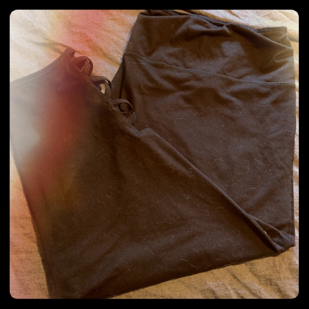 🌮 3/$15 🌮 Capri leggings with pocket